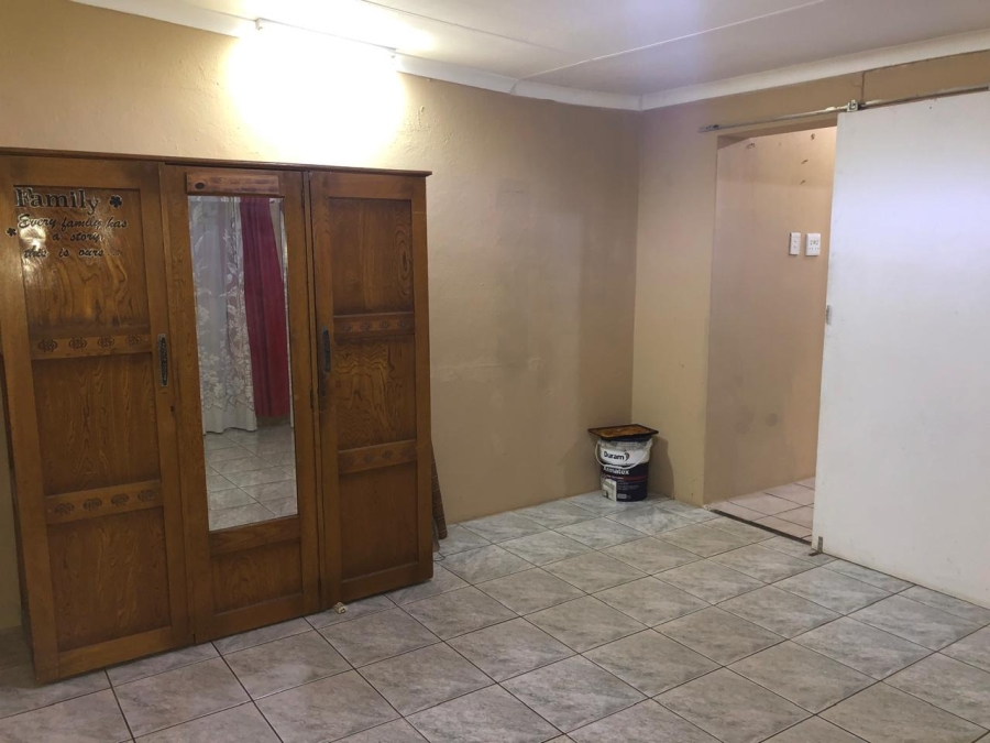 5 Bedroom Property for Sale in Impala Park Gauteng