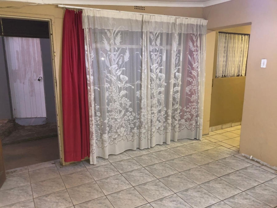 5 Bedroom Property for Sale in Impala Park Gauteng