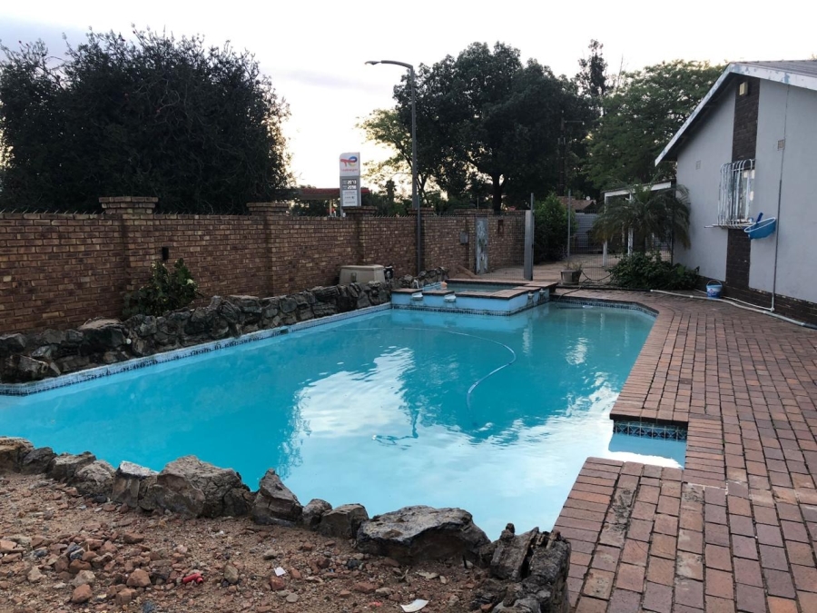 5 Bedroom Property for Sale in Impala Park Gauteng