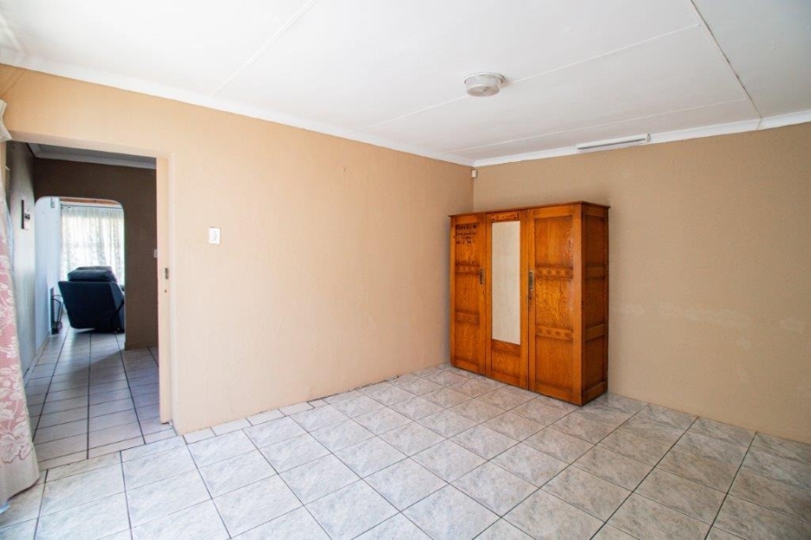 5 Bedroom Property for Sale in Impala Park Gauteng