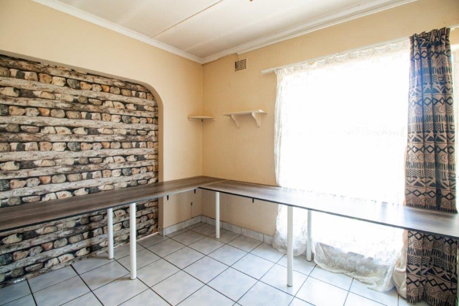 5 Bedroom Property for Sale in Impala Park Gauteng