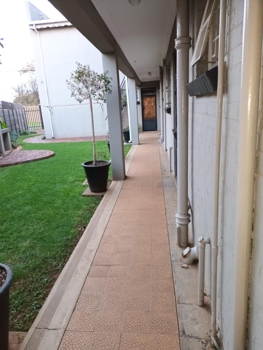 To Let 2 Bedroom Property for Rent in Dalview Gauteng