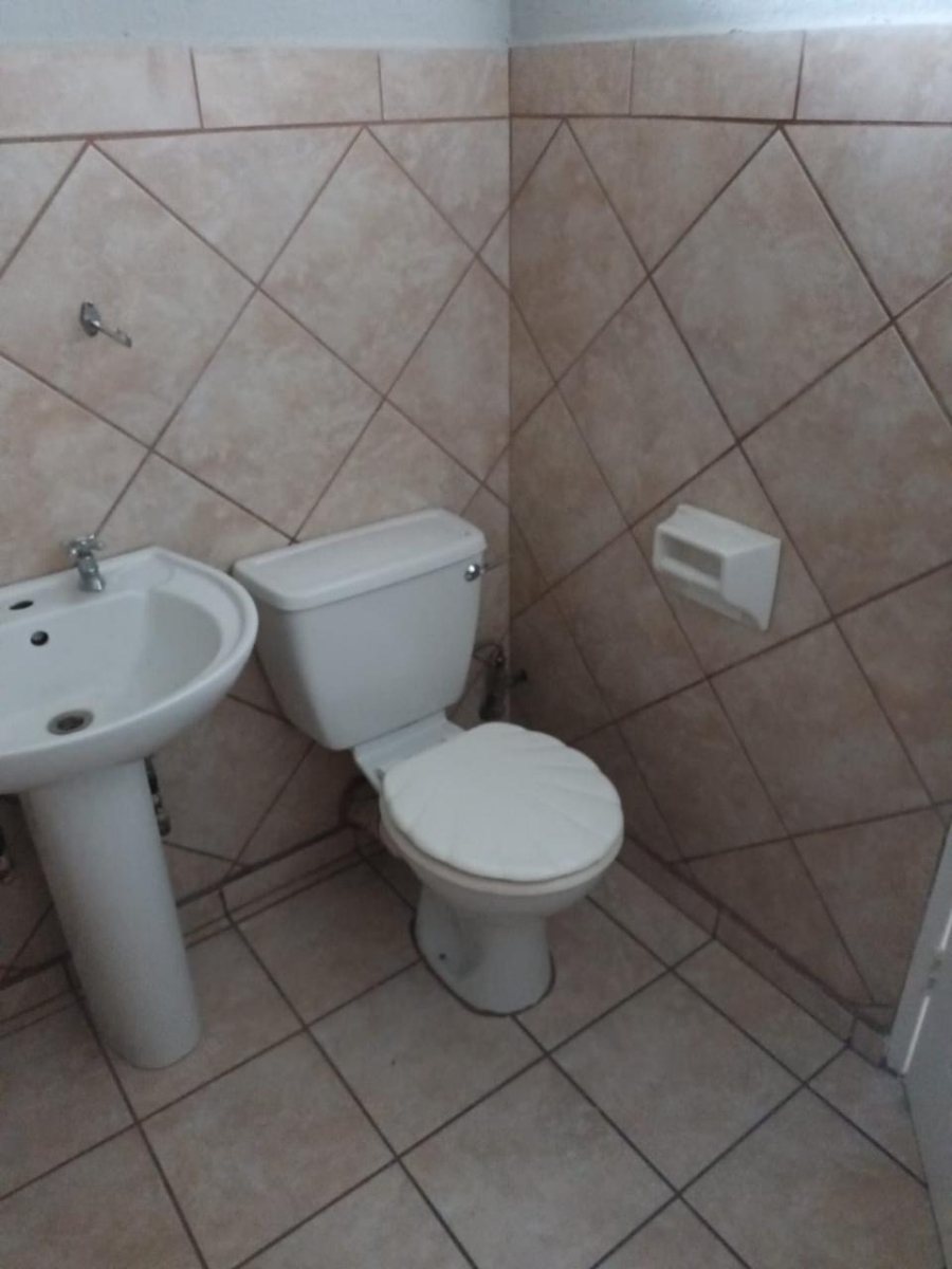 To Let 2 Bedroom Property for Rent in Dalview Gauteng