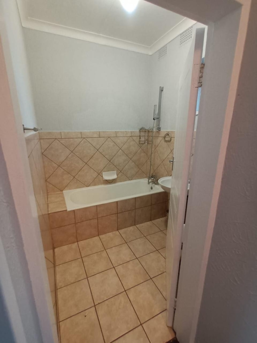 To Let 2 Bedroom Property for Rent in Dalview Gauteng