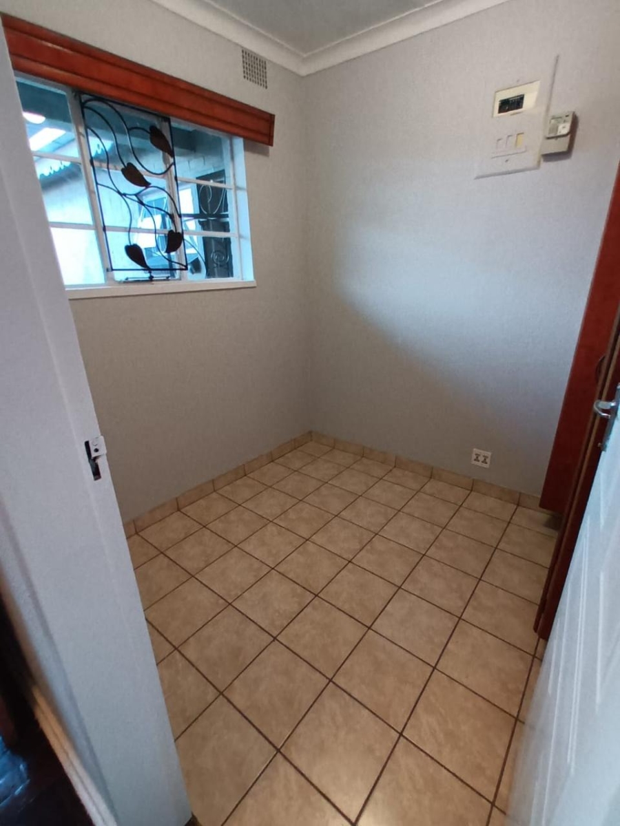 To Let 2 Bedroom Property for Rent in Dalview Gauteng