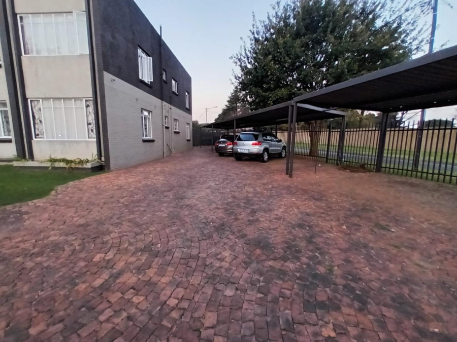 To Let 2 Bedroom Property for Rent in Dalview Gauteng