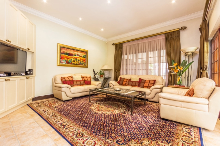 9 Bedroom Property for Sale in Bryanston Gauteng