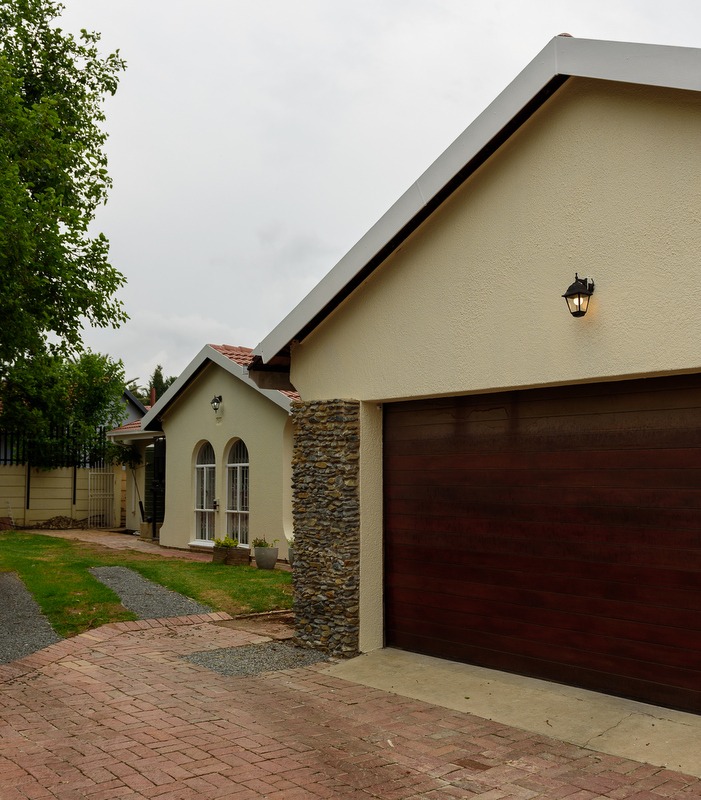 4 Bedroom Property for Sale in Glen Marais Gauteng