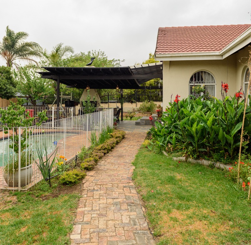 4 Bedroom Property for Sale in Glen Marais Gauteng