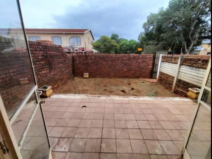 2 Bedroom Property for Sale in Sinoville Gauteng