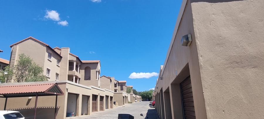 2 Bedroom Property for Sale in North Riding Gauteng