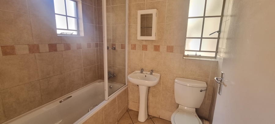 2 Bedroom Property for Sale in North Riding Gauteng