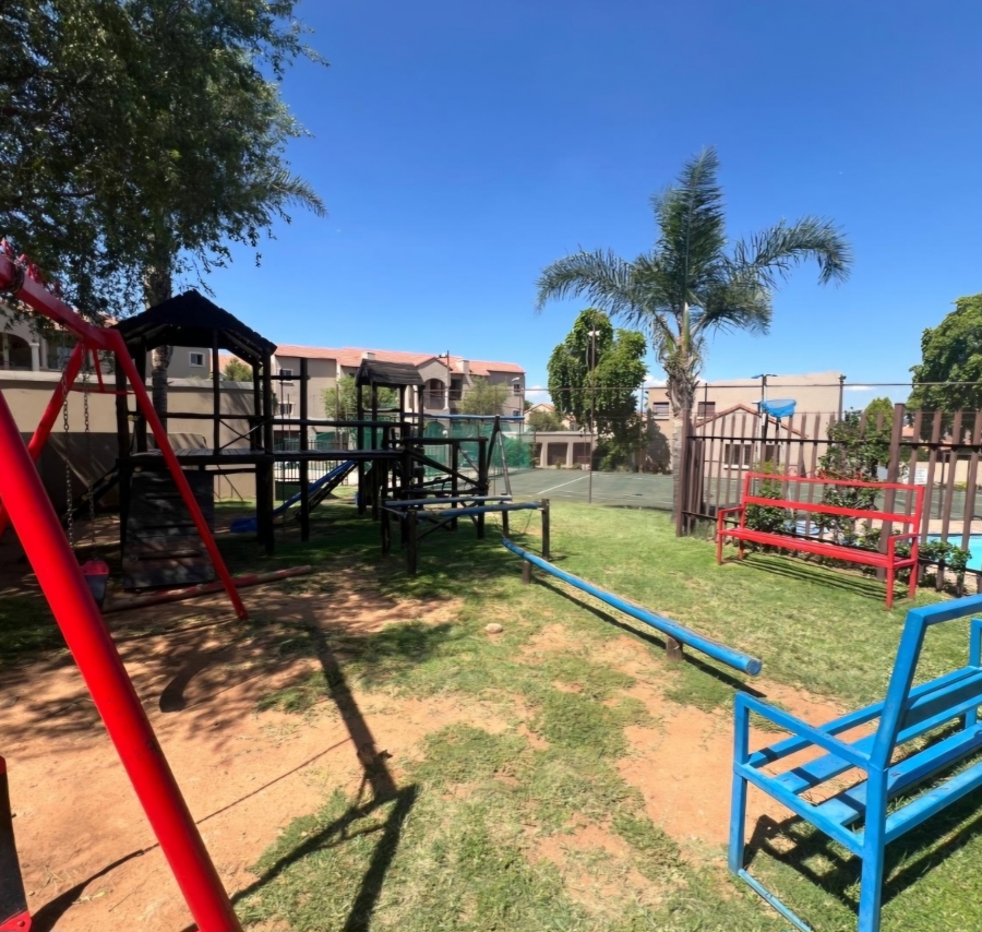 2 Bedroom Property for Sale in North Riding Gauteng