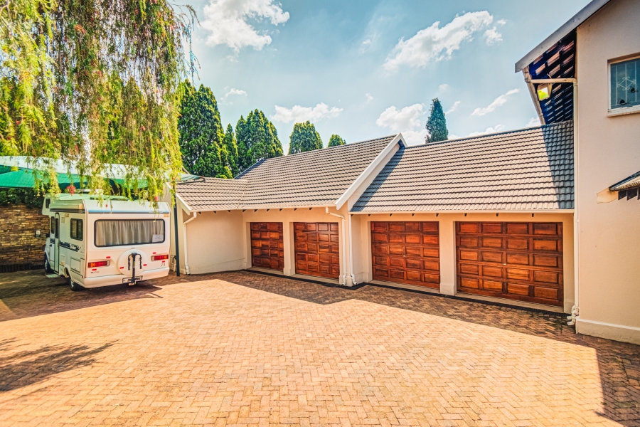 5 Bedroom Property for Sale in Bedfordview Gauteng