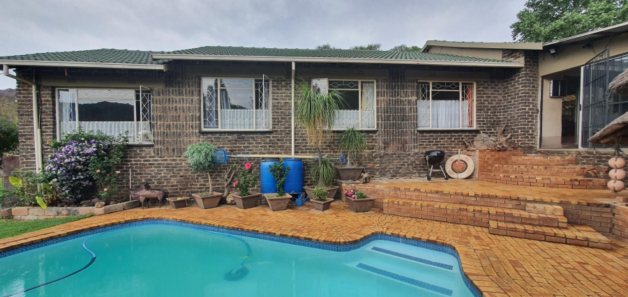 3 Bedroom Property for Sale in Mondeor Gauteng