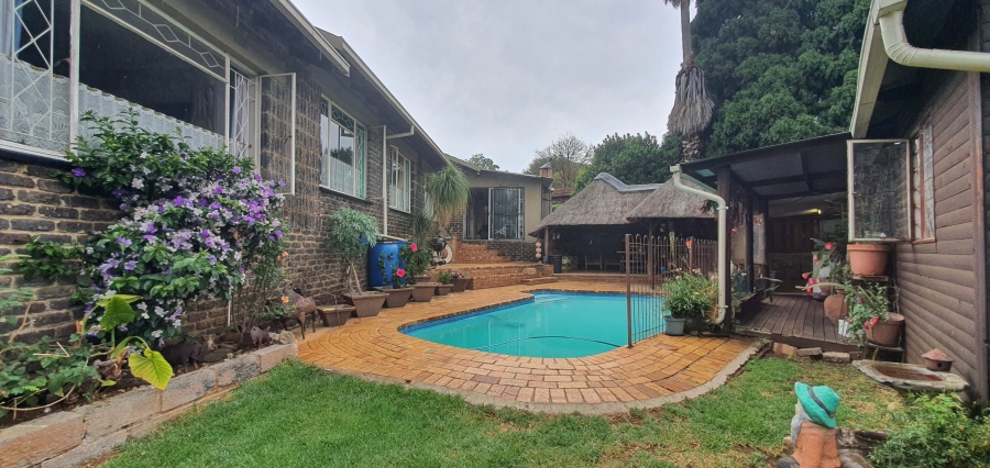 3 Bedroom Property for Sale in Mondeor Gauteng