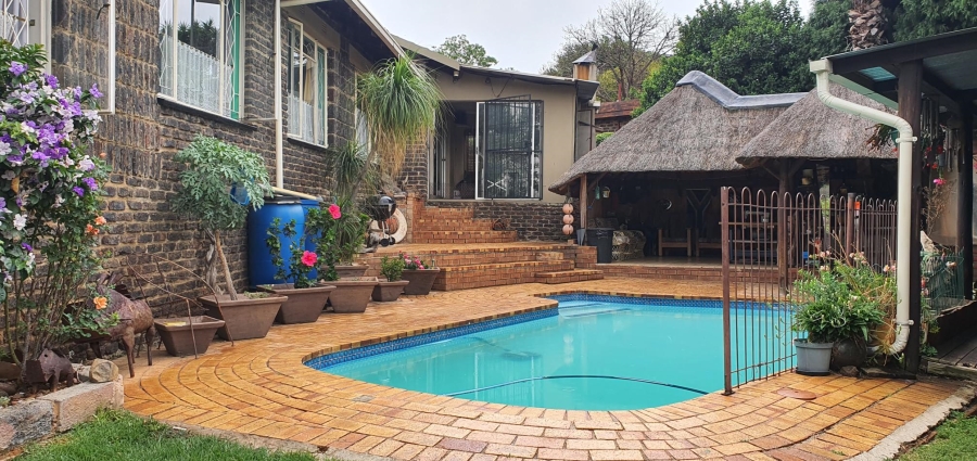 3 Bedroom Property for Sale in Mondeor Gauteng