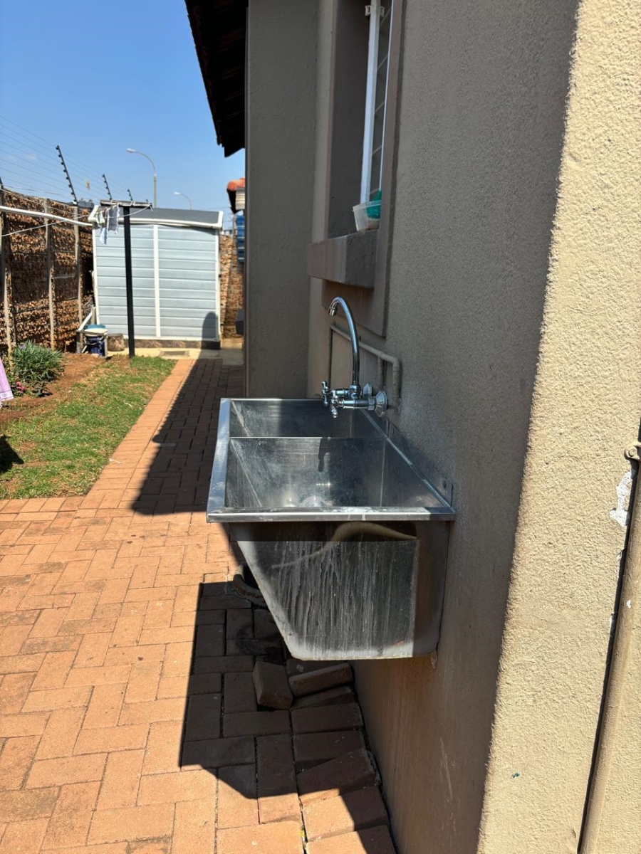 To Let 3 Bedroom Property for Rent in Terenure Gauteng