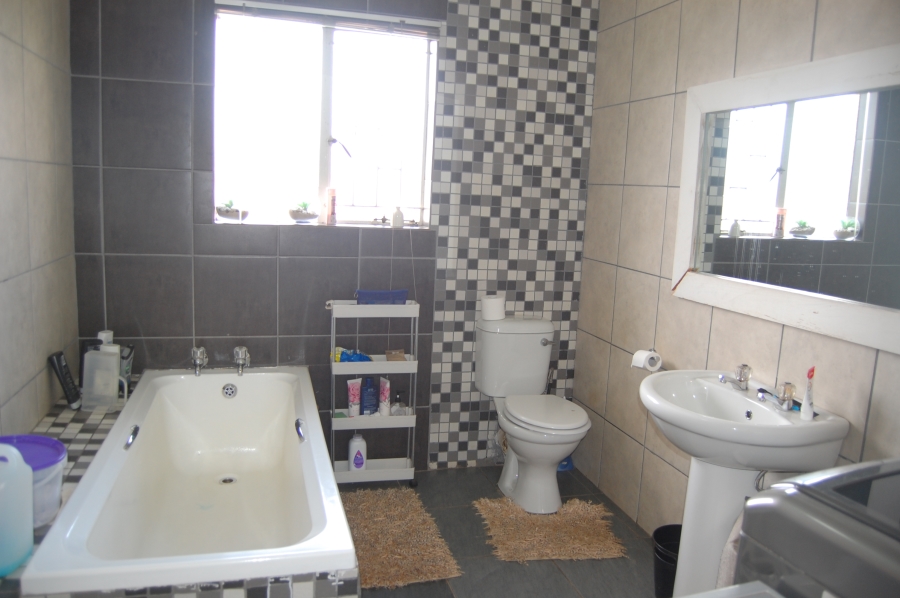 4 Bedroom Property for Sale in Kenmare Gauteng