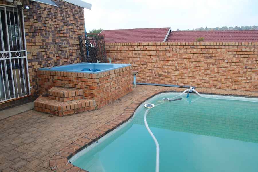 4 Bedroom Property for Sale in Kenmare Gauteng