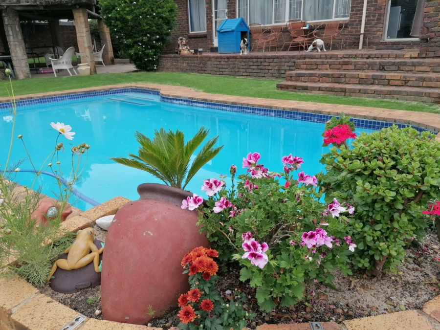 5 Bedroom Property for Sale in Norkem Park Gauteng