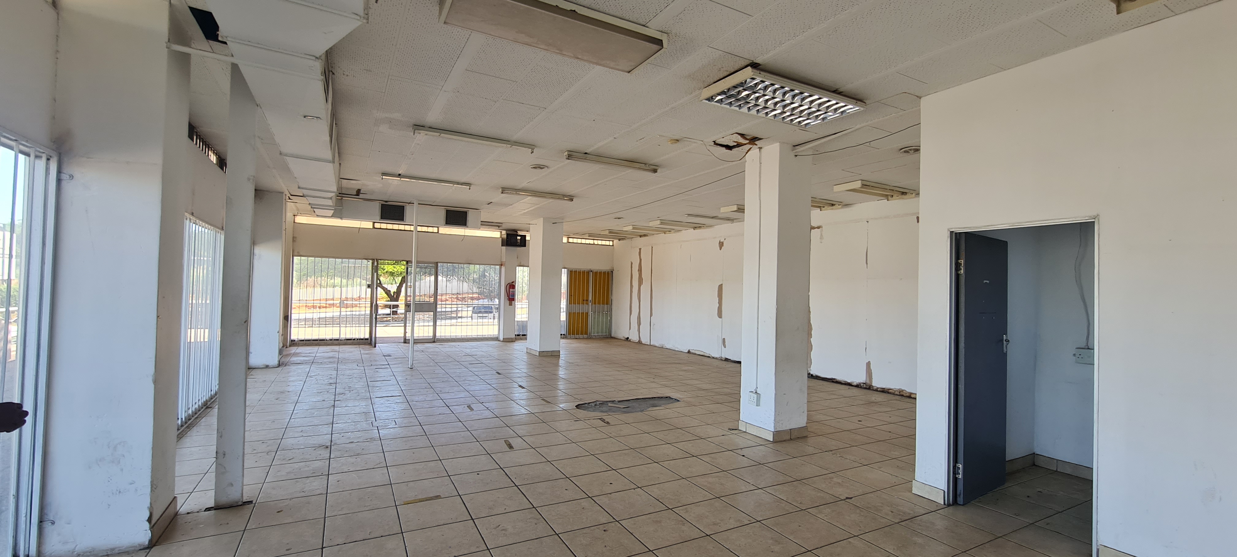 To Let commercial Property for Rent in Bordeaux Gauteng