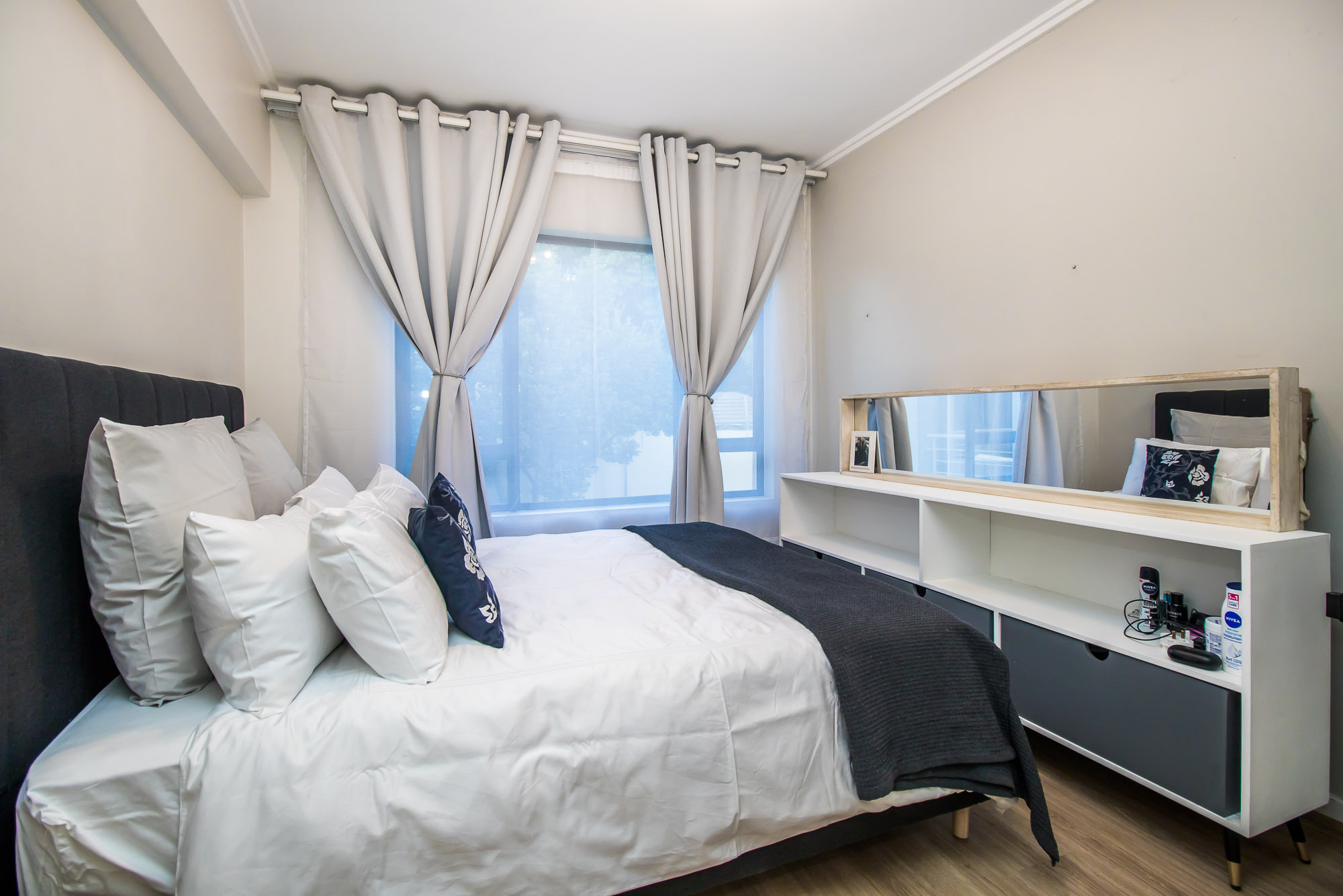 1 Bedroom Property for Sale in Bryanston Gauteng