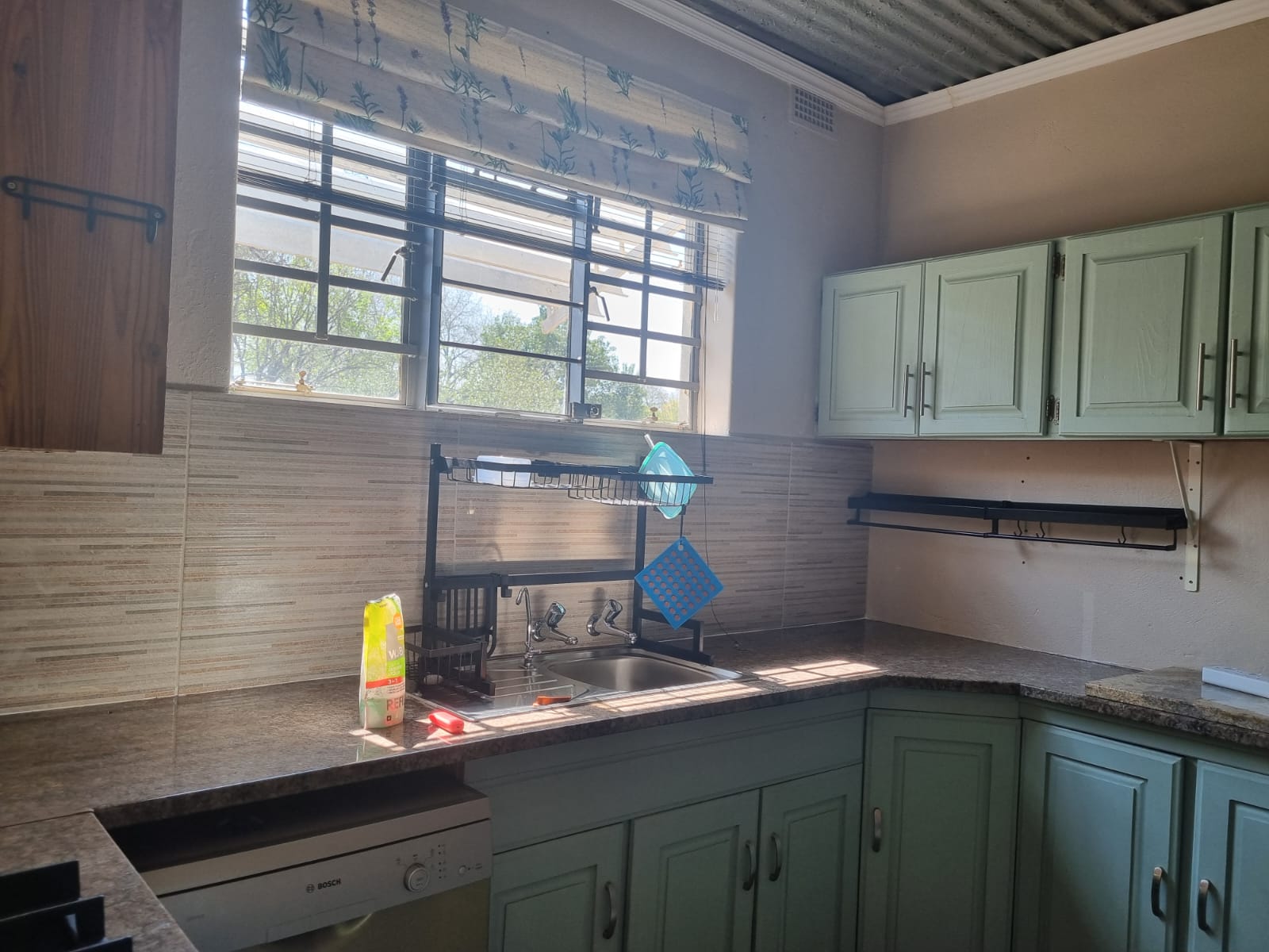 To Let 1 Bedroom Property for Rent in Queenswood Gauteng