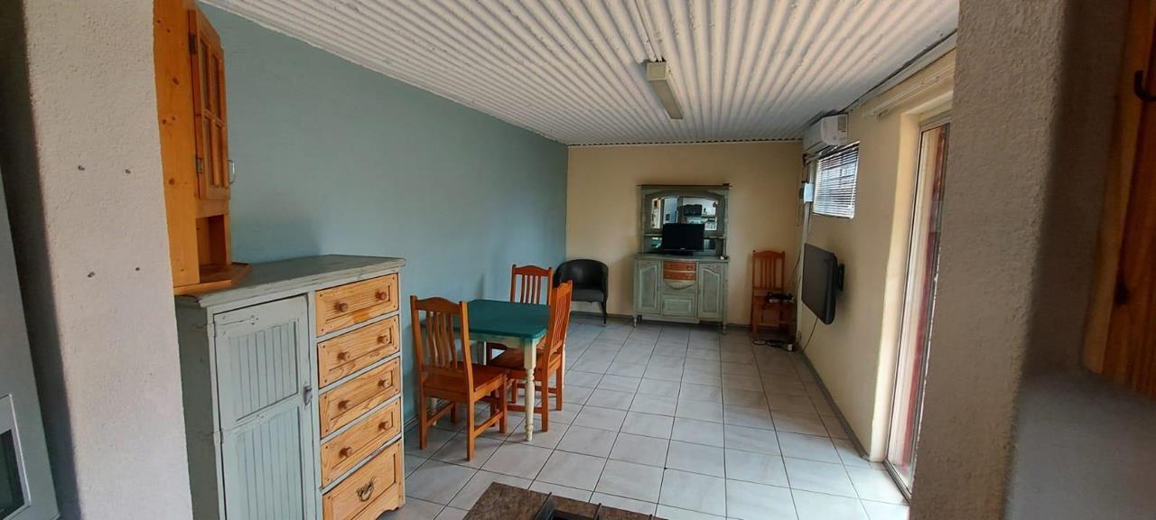 To Let 1 Bedroom Property for Rent in Queenswood Gauteng