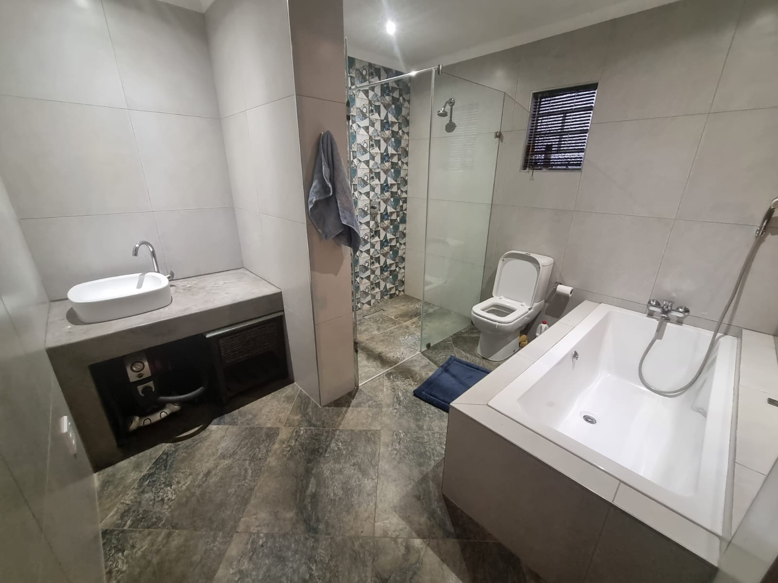 To Let 1 Bedroom Property for Rent in Queenswood Gauteng