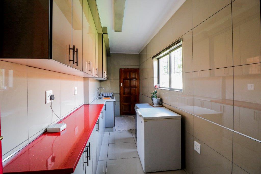 5 Bedroom Property for Sale in Illiondale Gauteng