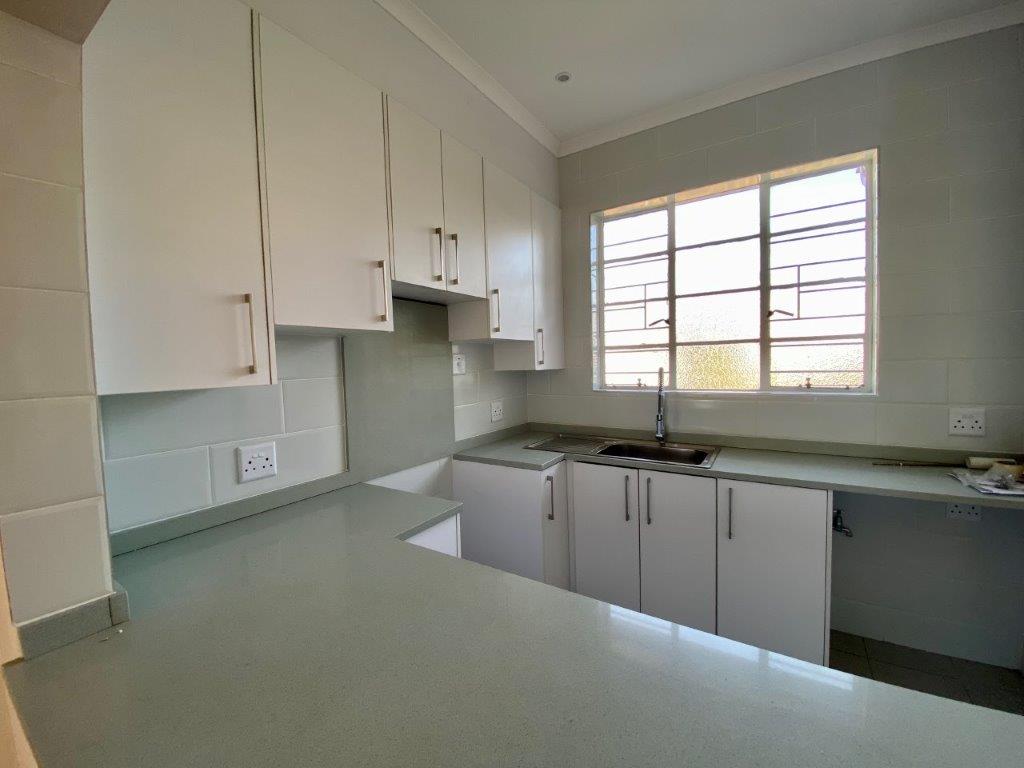 To Let 2 Bedroom Property for Rent in Illovo Gauteng