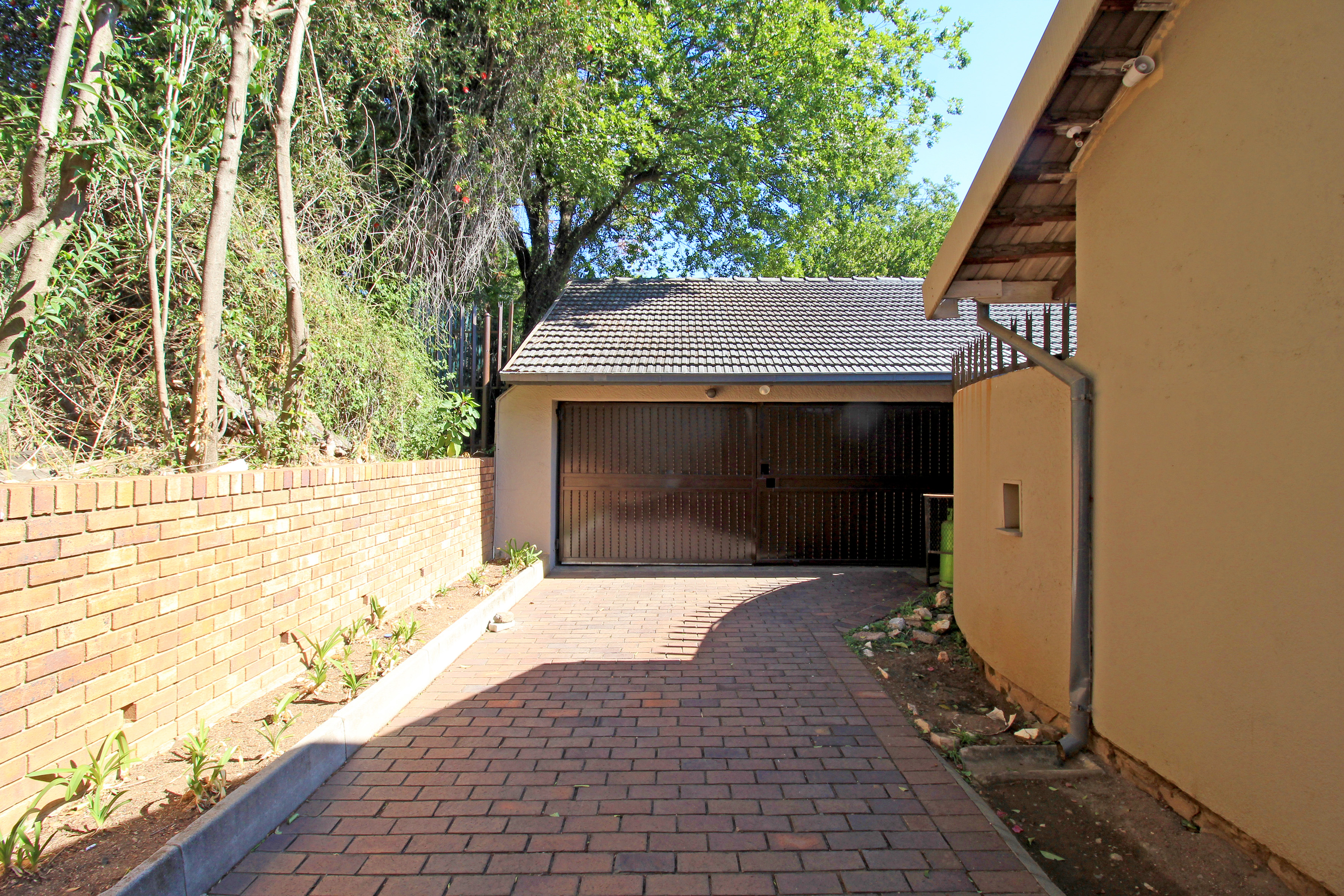 4 Bedroom Property for Sale in Robin Acres Gauteng