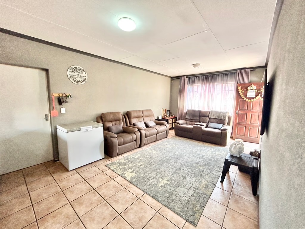 To Let 3 Bedroom Property for Rent in Halfway Gardens Gauteng