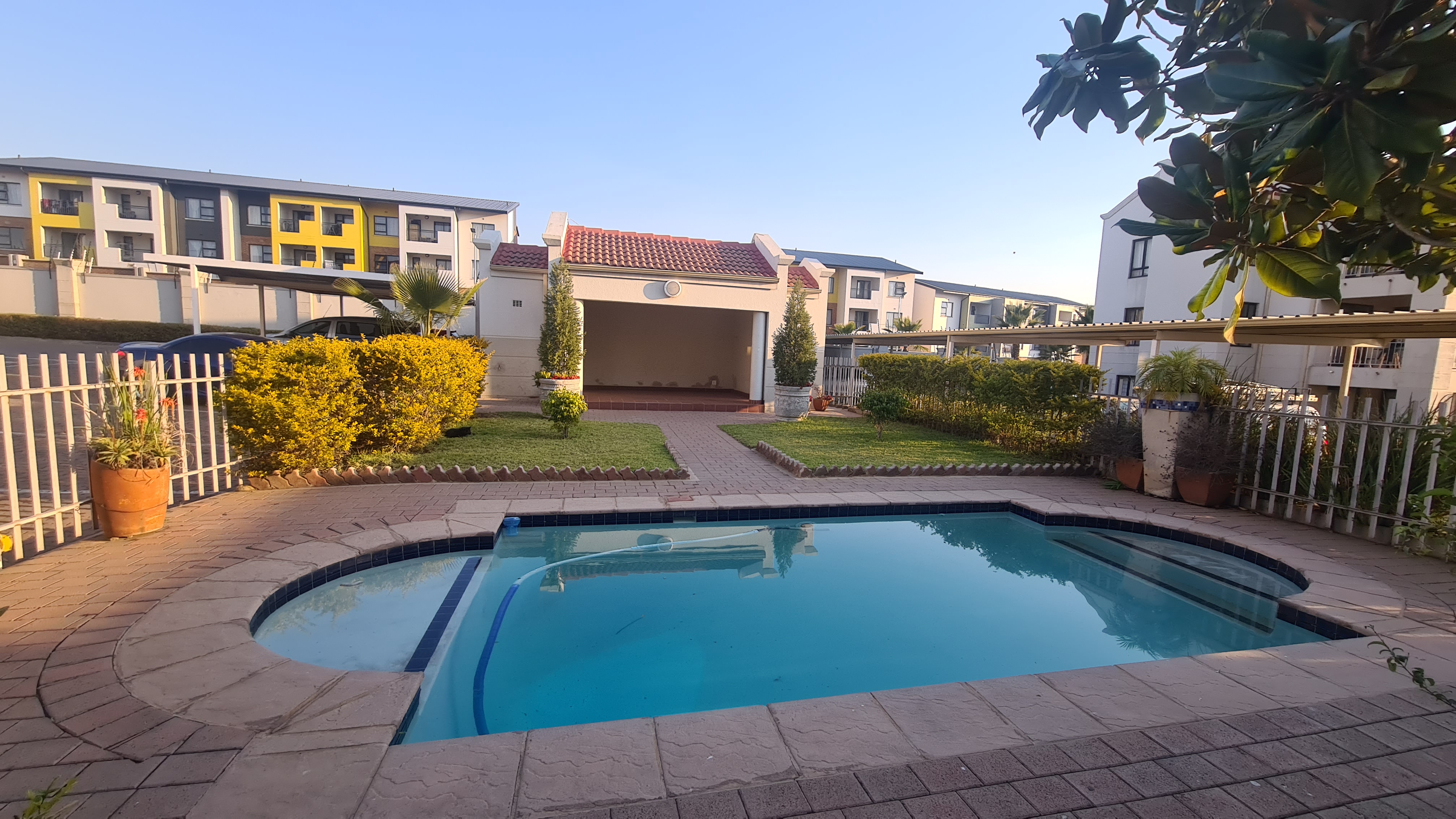 To Let 1 Bedroom Property for Rent in Erand Gardens Gauteng