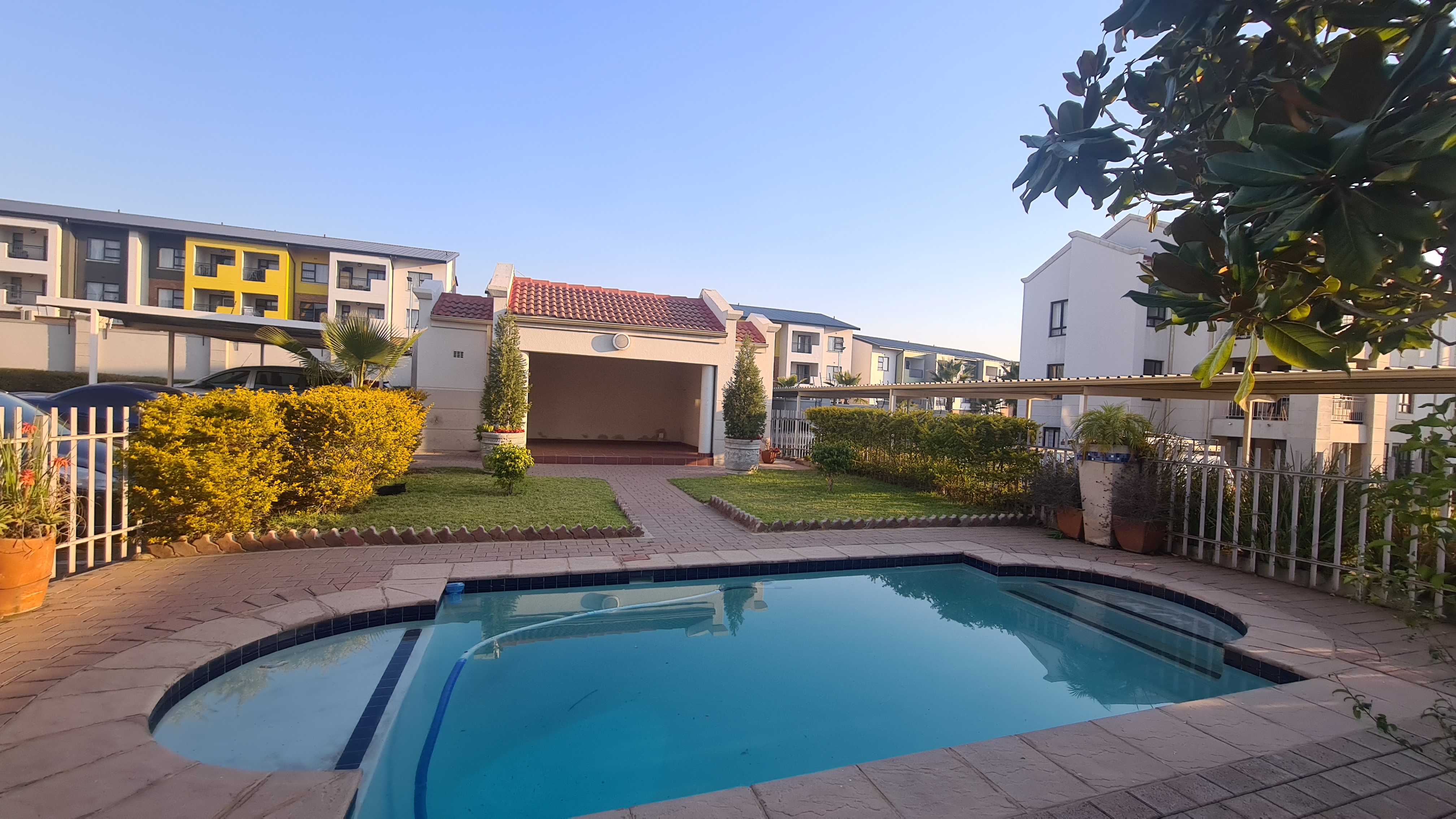 To Let 1 Bedroom Property for Rent in Erand Gardens Gauteng