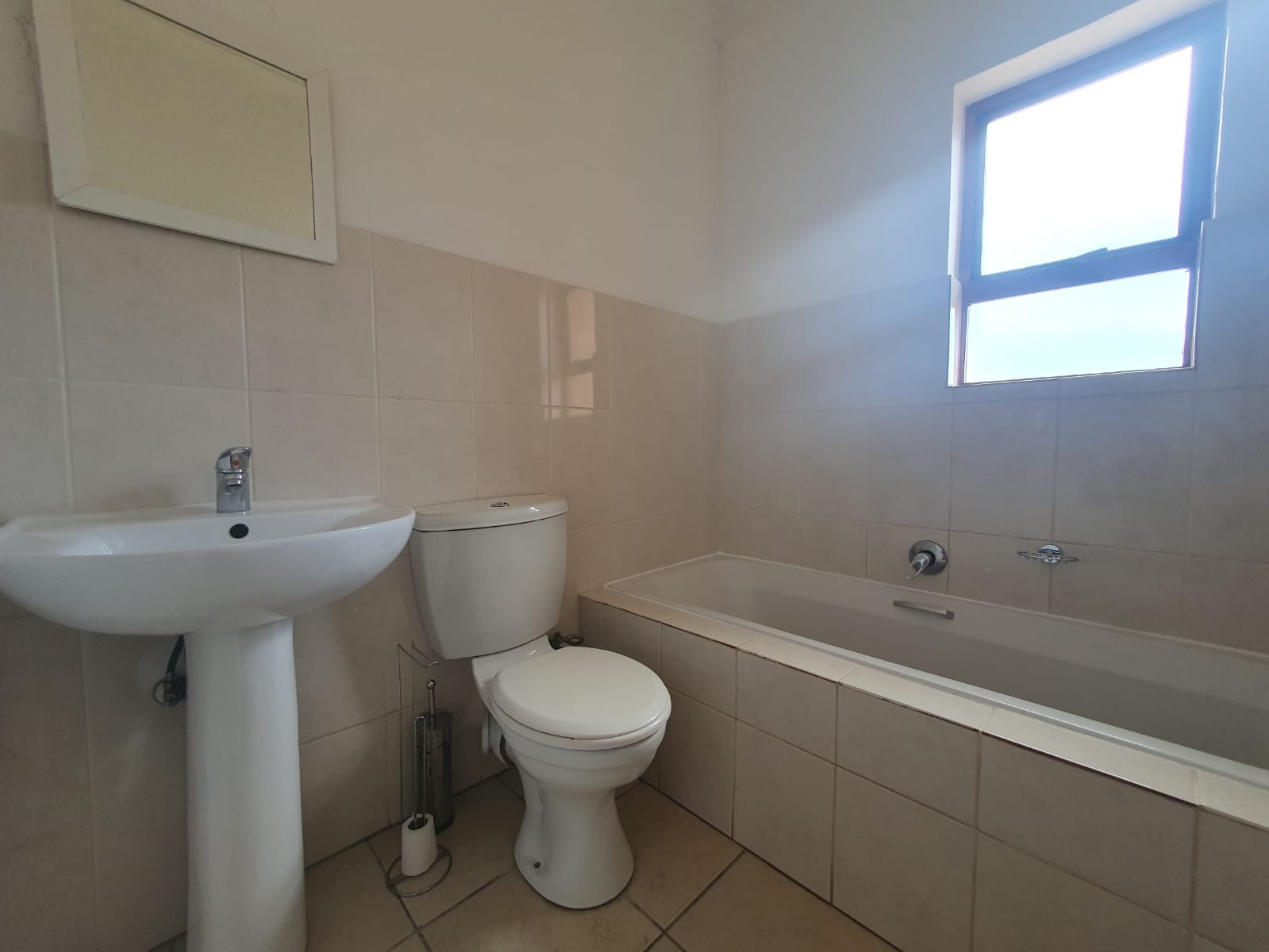 To Let 3 Bedroom Property for Rent in Amorosa Gauteng