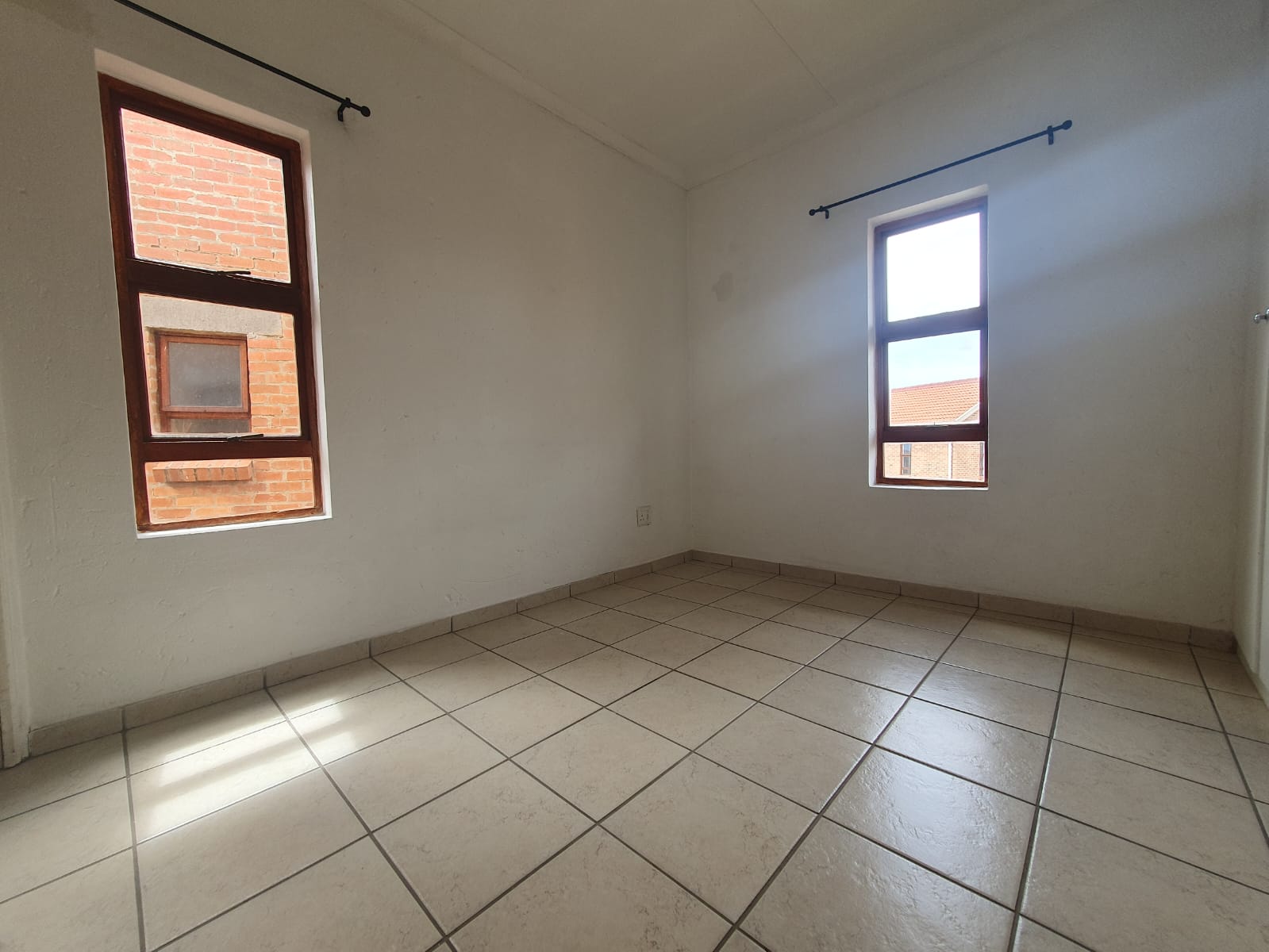 To Let 3 Bedroom Property for Rent in Amorosa Gauteng