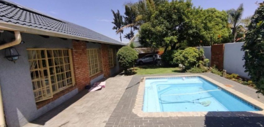 3 Bedroom Property for Sale in Garsfontein Gauteng