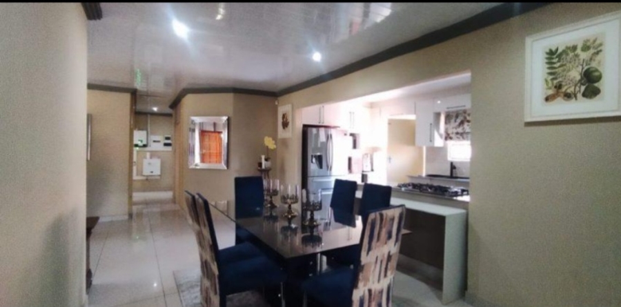 3 Bedroom Property for Sale in Garsfontein Gauteng