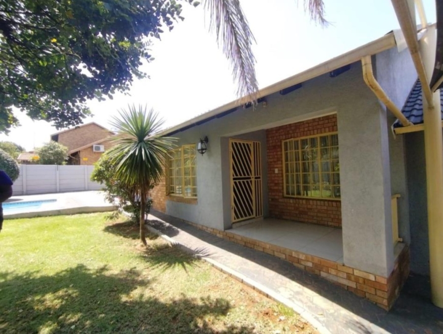 3 Bedroom Property for Sale in Garsfontein Gauteng