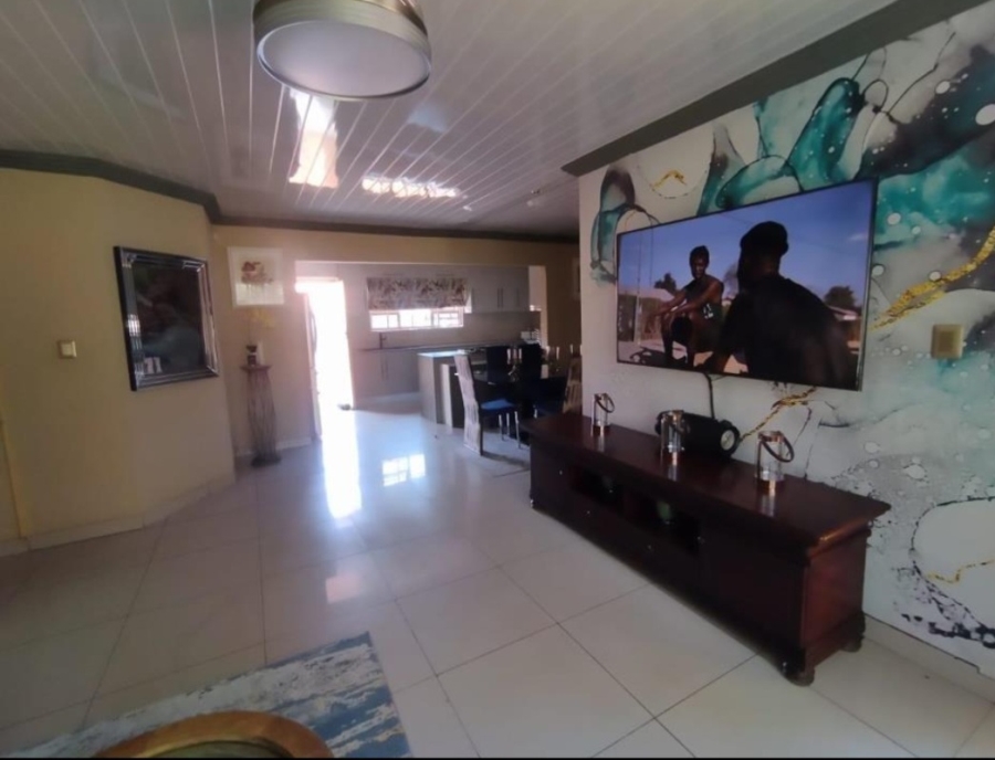 3 Bedroom Property for Sale in Garsfontein Gauteng