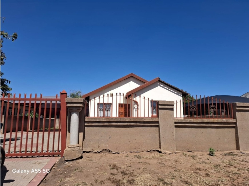 2 Bedroom Property for Sale in Rosslyn Gauteng