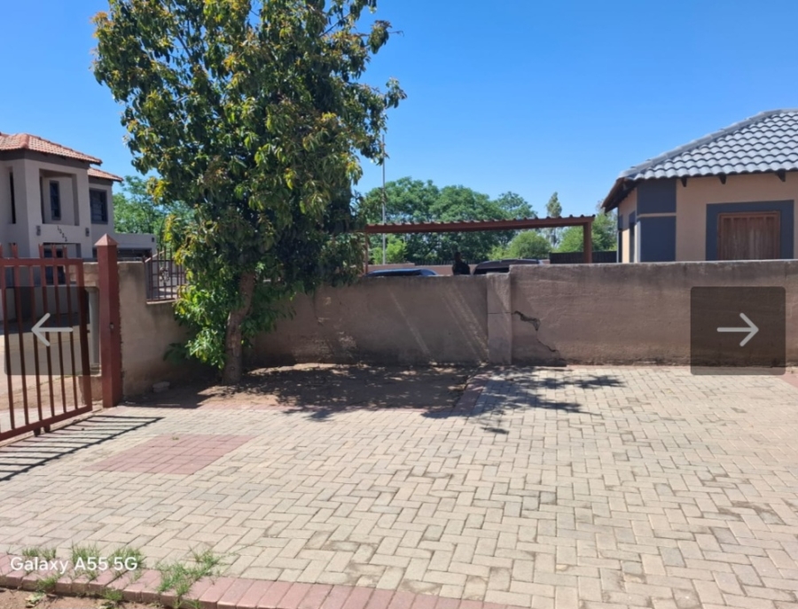 2 Bedroom Property for Sale in Rosslyn Gauteng