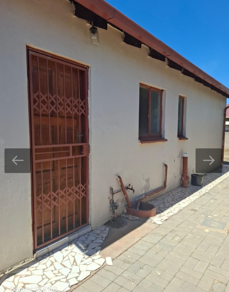 2 Bedroom Property for Sale in Rosslyn Gauteng