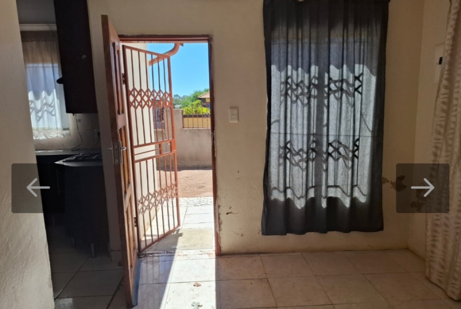 2 Bedroom Property for Sale in Rosslyn Gauteng