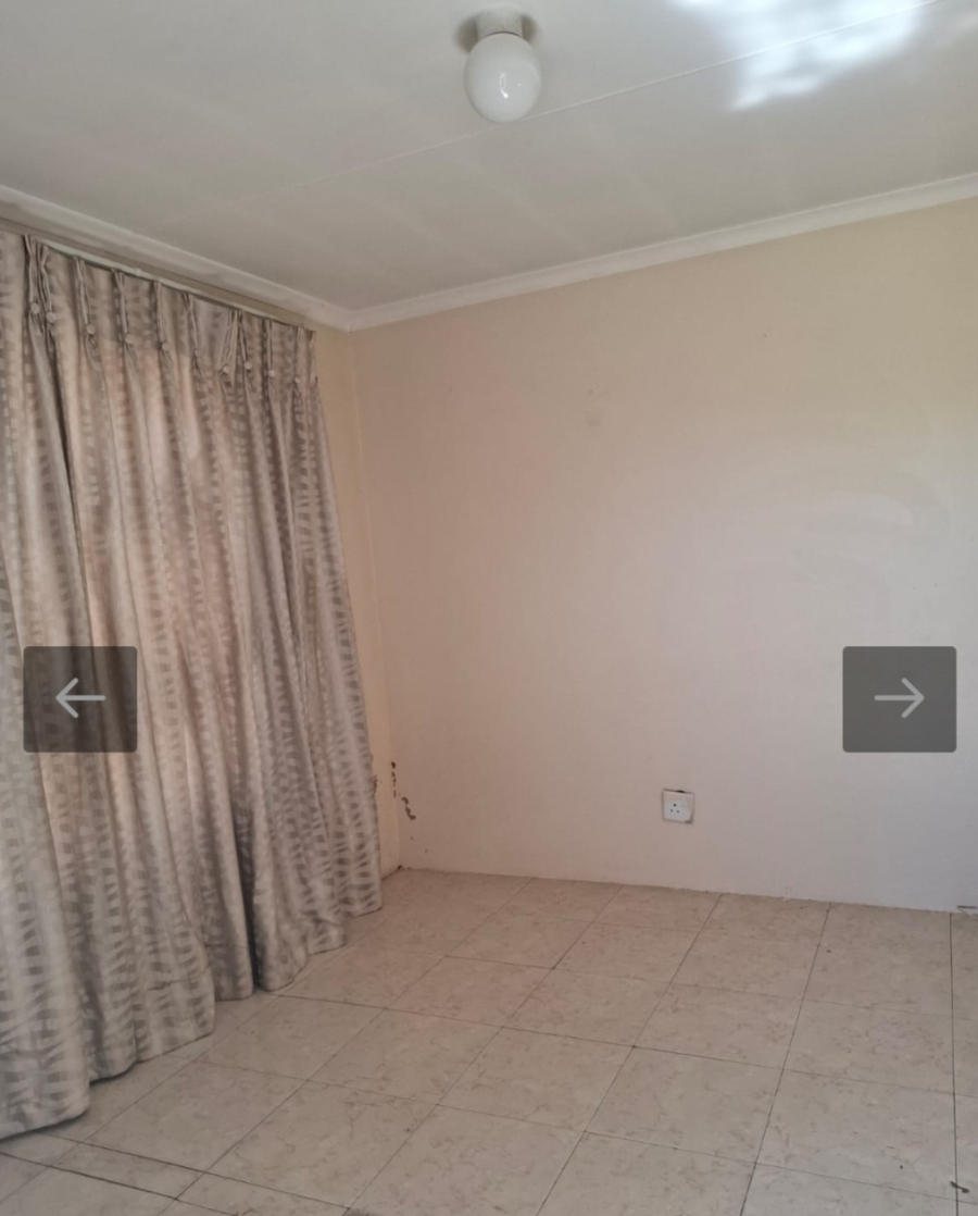 2 Bedroom Property for Sale in Rosslyn Gauteng