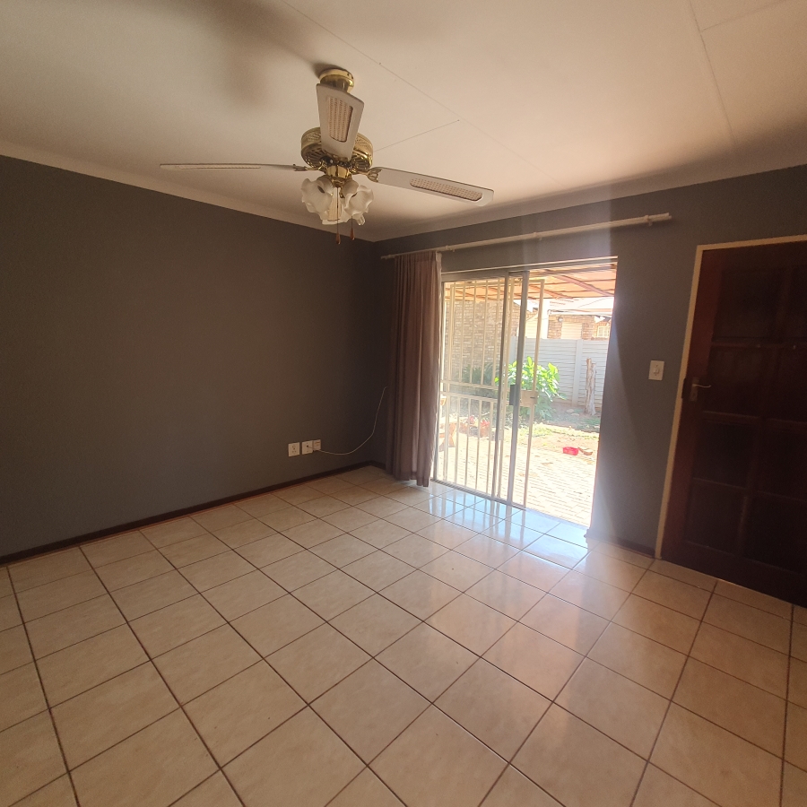 To Let 3 Bedroom Property for Rent in Dorandia Gauteng