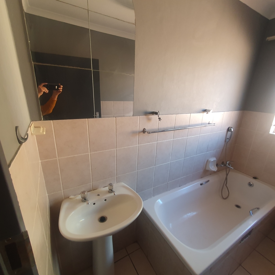 To Let 3 Bedroom Property for Rent in Dorandia Gauteng