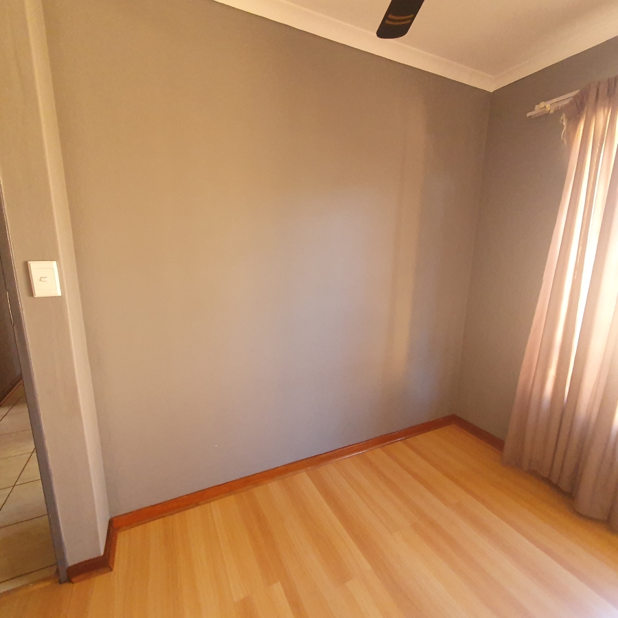 To Let 3 Bedroom Property for Rent in Dorandia Gauteng